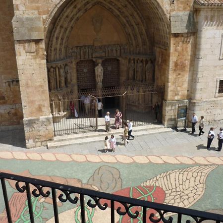 Апартаменты El Balcon De La Catedral Бурго-де-Осма Экстерьер фото